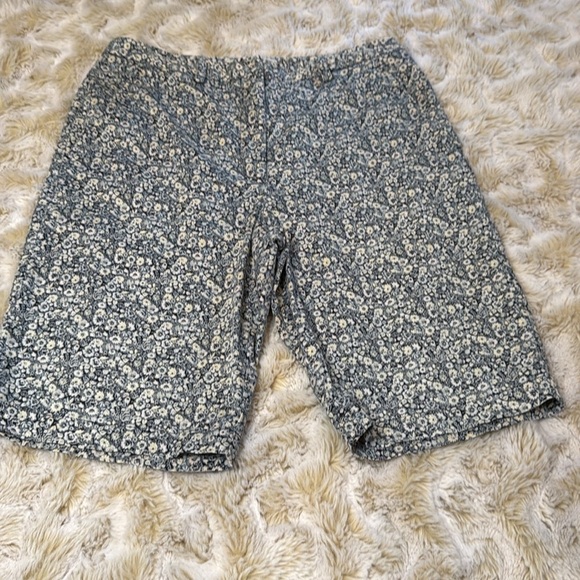 Valerie Stevens Blue and white floral print shorts size 8 #floralshorts - Picture 7 of 11